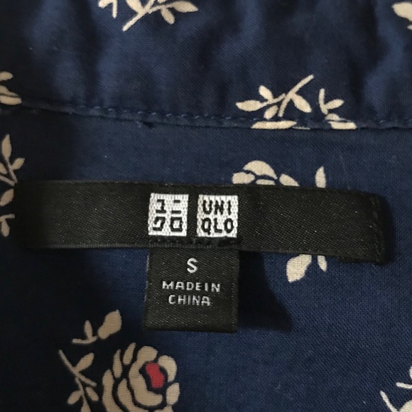 Uniqlo floral button down shirt - Picture 3 of 3